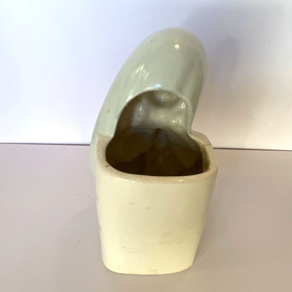 Stunning vintage Blessed Mother planter; Mother Mary with praying hands must see - Picture 5 of 6